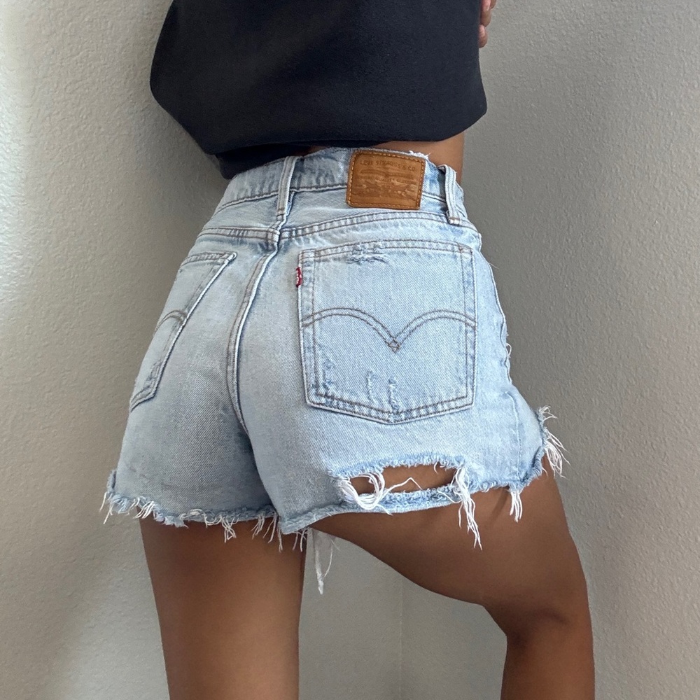 Levi’s Wedgie Fit Shorts